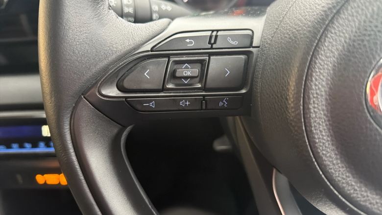 Toyota Yaris 1.5 Hybrid Design 5dr CVT Hybrid Hatchback